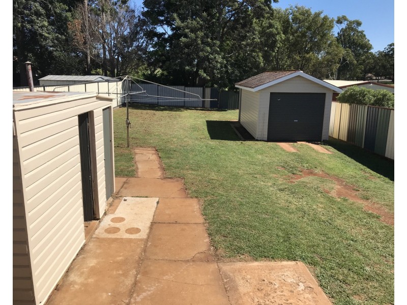 341 Tor Street, Wilsonton QLD 4350