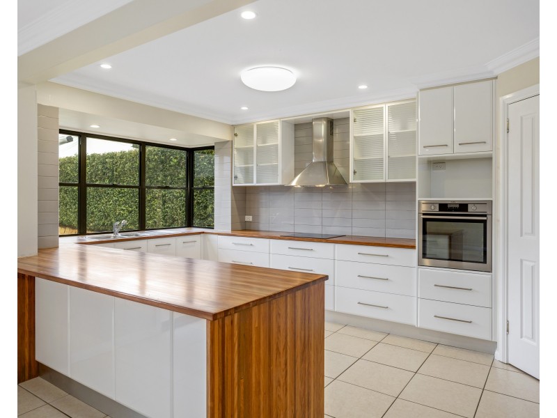 26 Hinchcliffe Drive, Kearneys Spring QLD 4350
