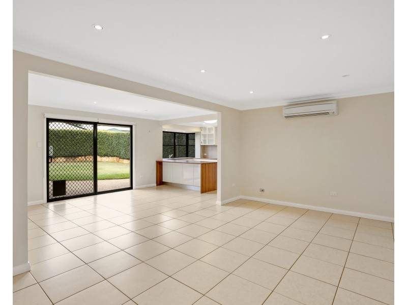 26 Hinchcliffe Drive, Kearneys Spring QLD 4350