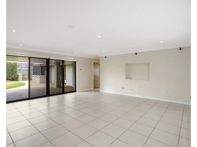 26 Hinchcliffe Drive, Kearneys Spring QLD 4350