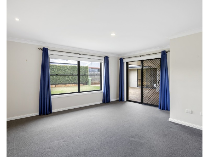 26 Hinchcliffe Drive, Kearneys Spring QLD 4350