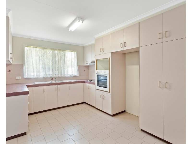 12 Broadfoot Street, Kearneys Spring QLD 4350