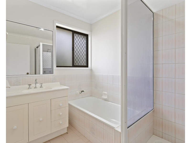 12 Broadfoot Street, Kearneys Spring QLD 4350