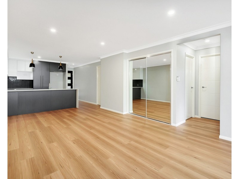 2/29 Hoey Street, Kearneys Spring QLD 4350