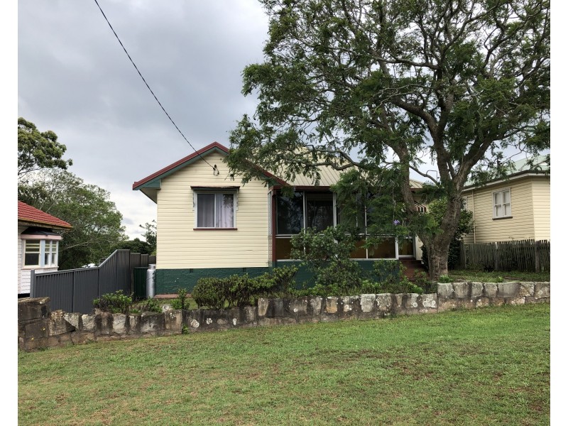 13 Glendower Street, Mount Lofty QLD 4350