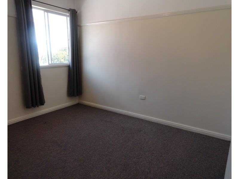 13 Glendower Street, Mount Lofty QLD 4350