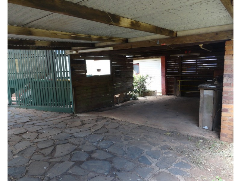 13 Glendower Street, Mount Lofty QLD 4350