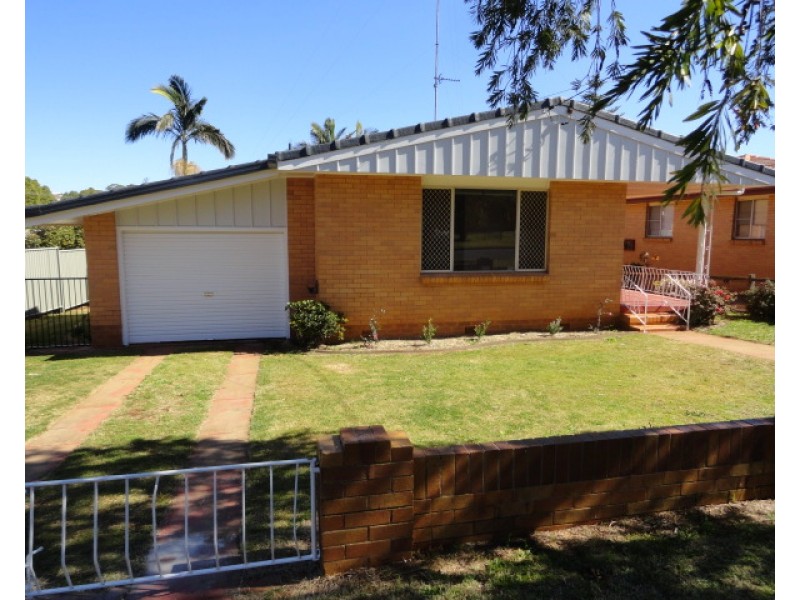 143 Curzon Street, Rangeville QLD 4350