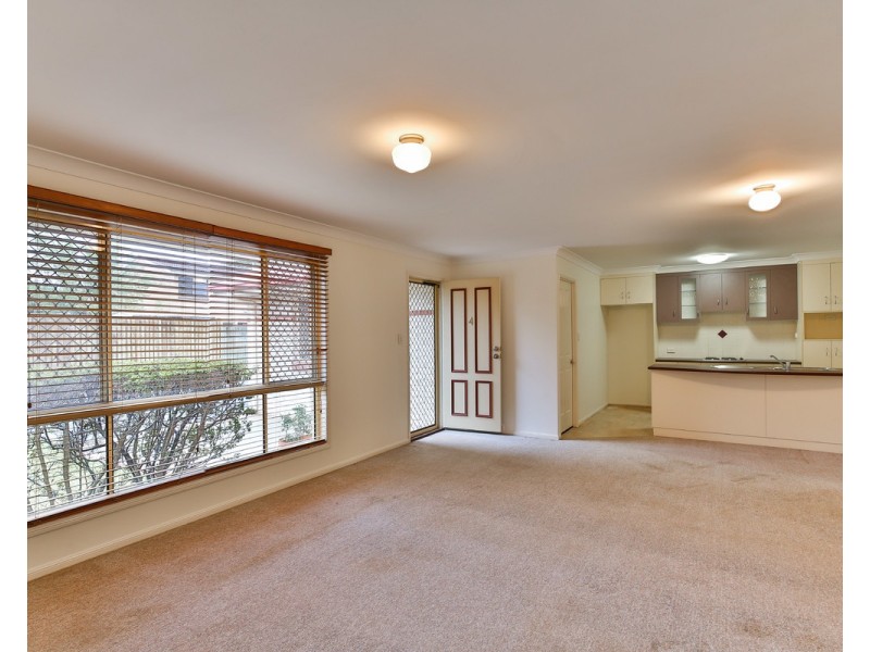 4/4a Cox Street, Wilsonton QLD 4350