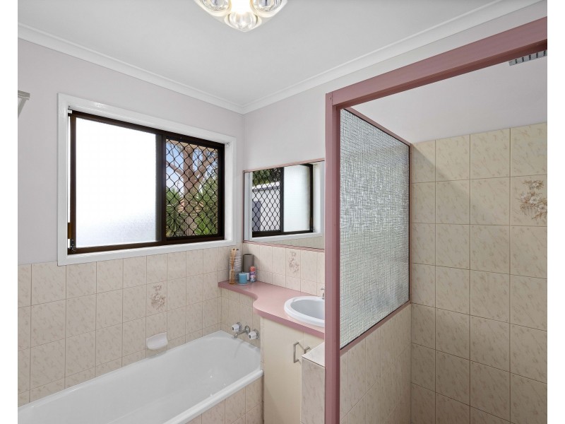 9 Dunemann Street, Kearneys Spring QLD 4350