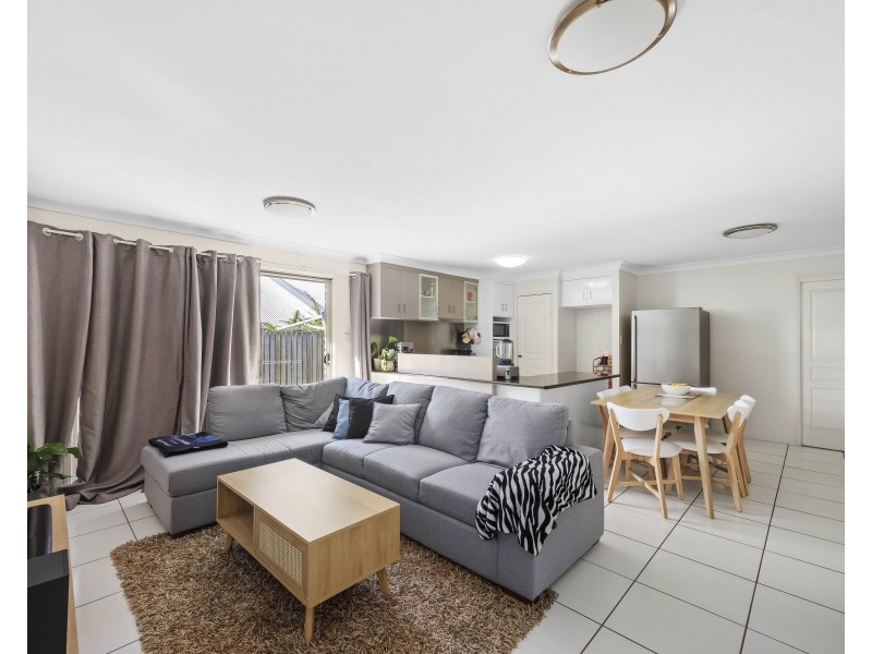 2/244 Mackenzie Street, Rangeville QLD 4350