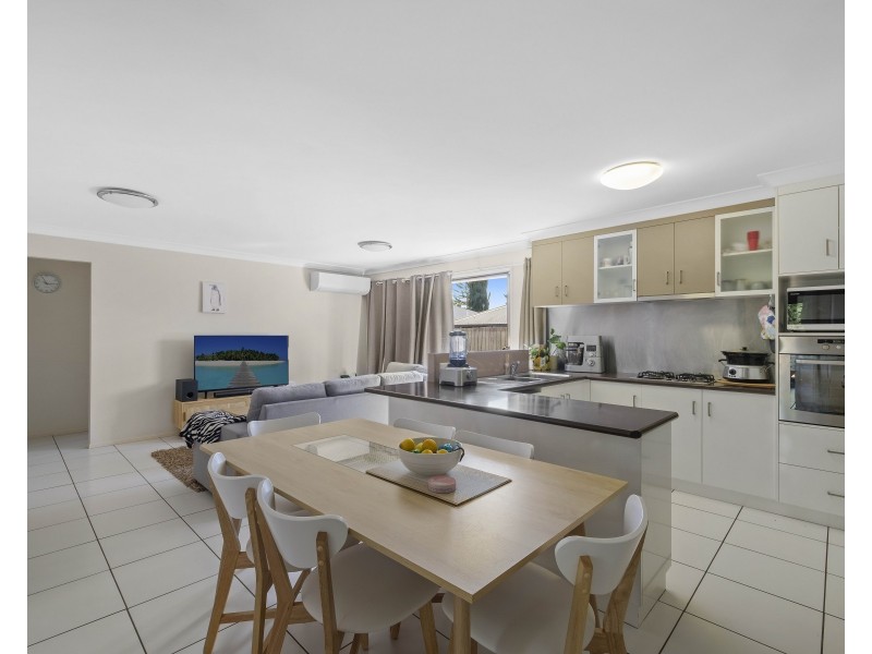 2/244 Mackenzie Street, Rangeville QLD 4350