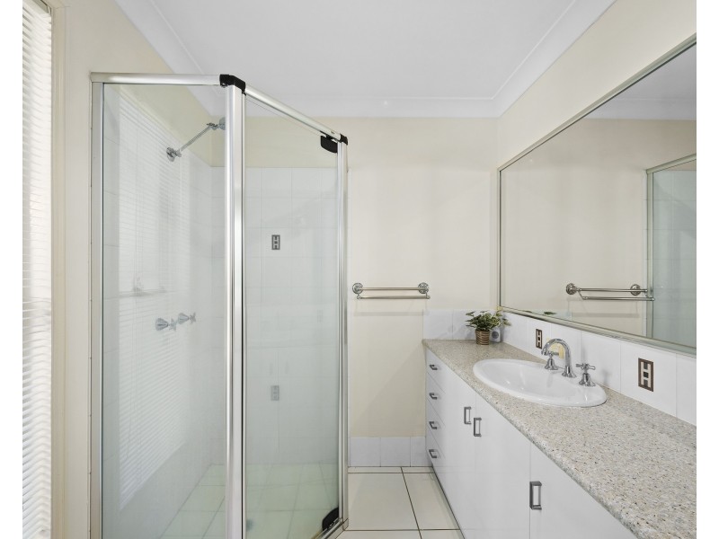 2/244 Mackenzie Street, Rangeville QLD 4350