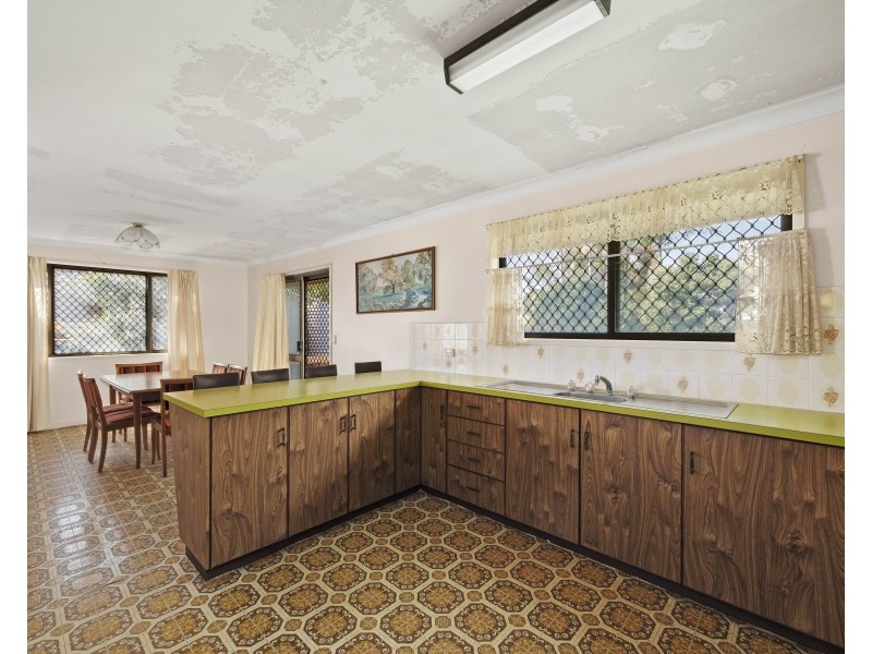 816 Ruthven Street, Kearneys Spring QLD 4350