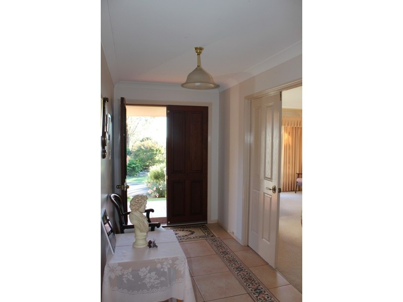 14 Windemere Terrace, Mount Lofty QLD 4350