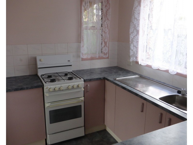 2/1 Rebecca Court, Kearneys Spring QLD 4350