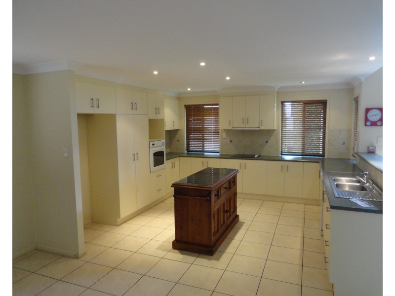 15 Paulene Crescent, Kearneys Spring QLD 4350