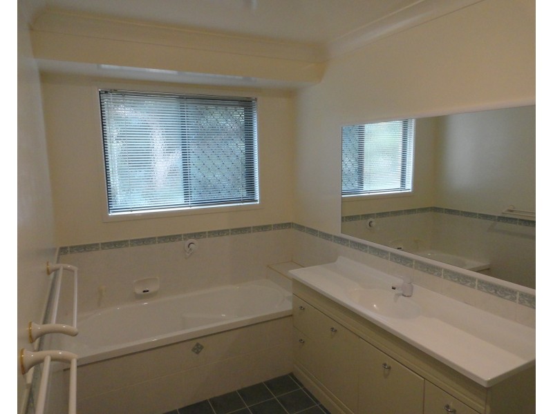 15 Paulene Crescent, Kearneys Spring QLD 4350