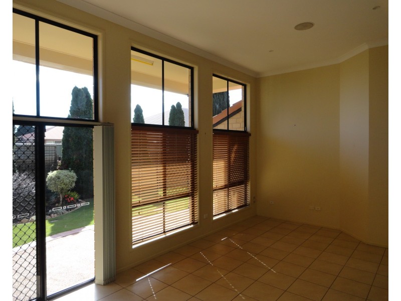 15 Paulene Crescent, Kearneys Spring QLD 4350