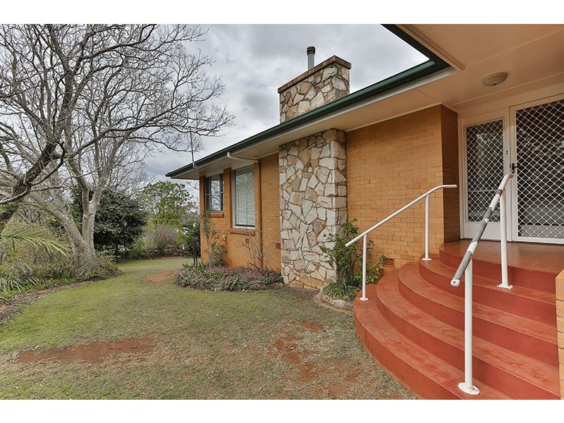 2F James Street, Rangeville QLD 4350