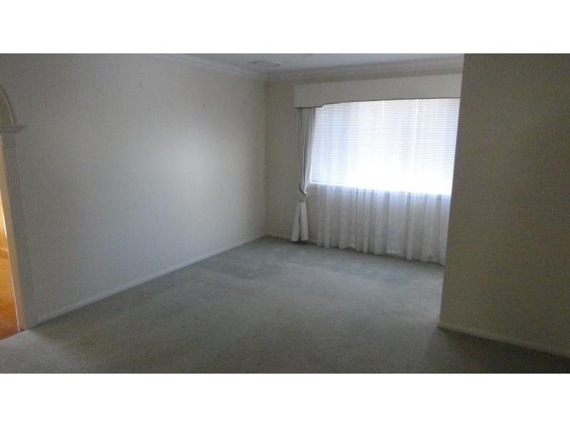 1/2 Paulene Crescent, Kearneys Spring QLD 4350