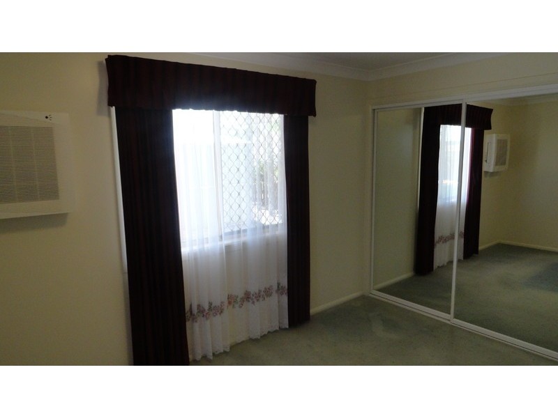 1/2 Paulene Crescent, Kearneys Spring QLD 4350