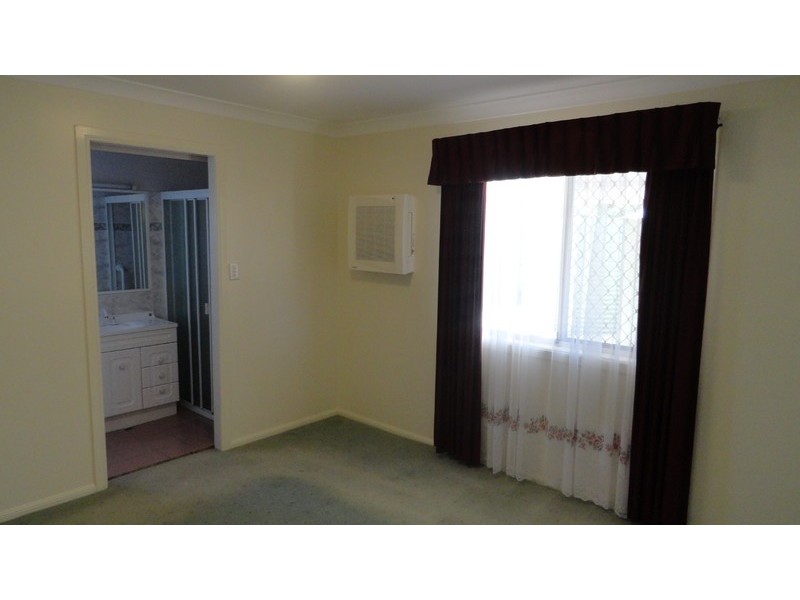 1/2 Paulene Crescent, Kearneys Spring QLD 4350