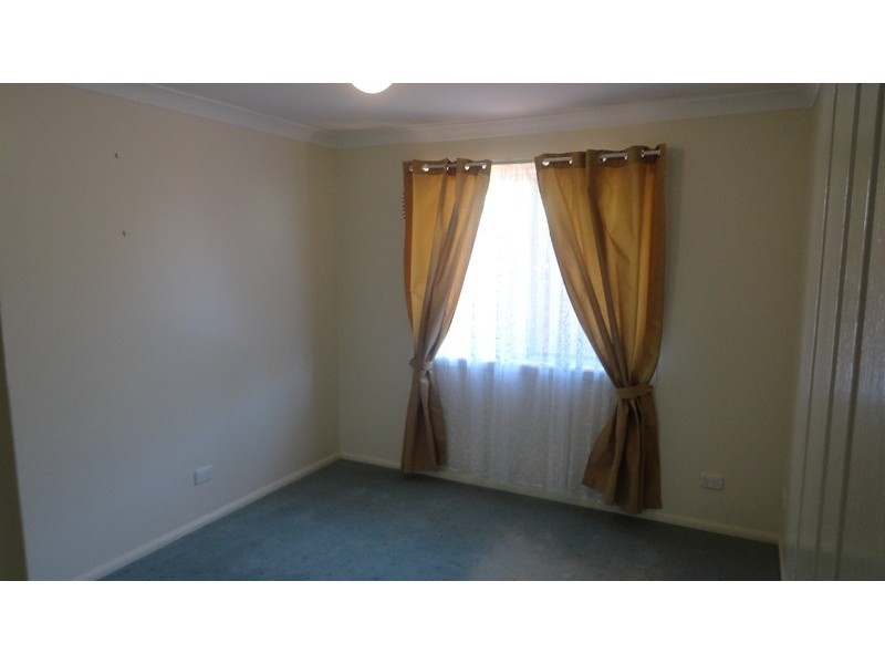 1/2 Paulene Crescent, Kearneys Spring QLD 4350