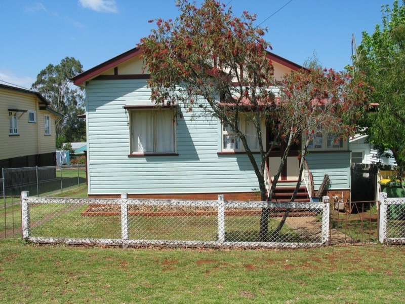 50 Geoffrey Street, Mount Lofty QLD 4350