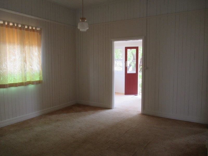 50 Geoffrey Street, Mount Lofty QLD 4350