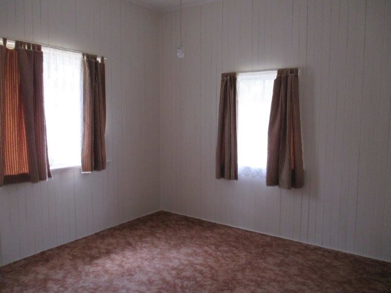 50 Geoffrey Street, Mount Lofty QLD 4350