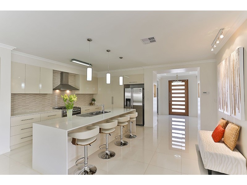 18 Colman Drive, Middle Ridge QLD 4350