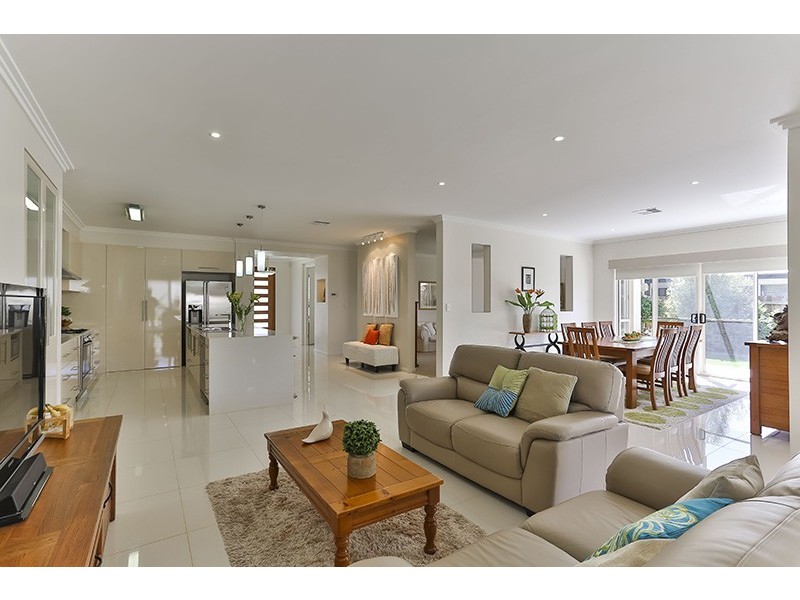 18 Colman Drive, Middle Ridge QLD 4350