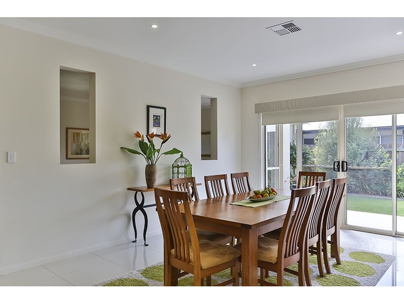 18 Colman Drive, Middle Ridge QLD 4350