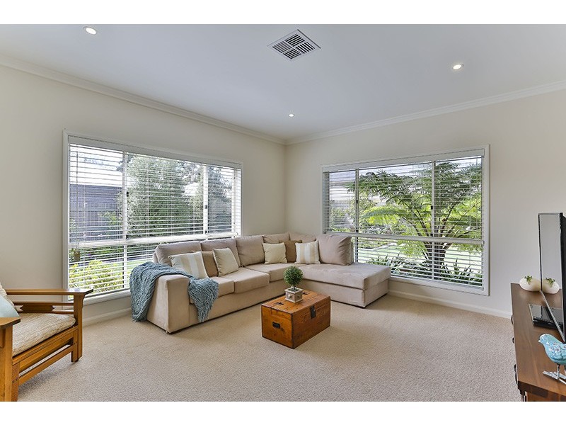 18 Colman Drive, Middle Ridge QLD 4350