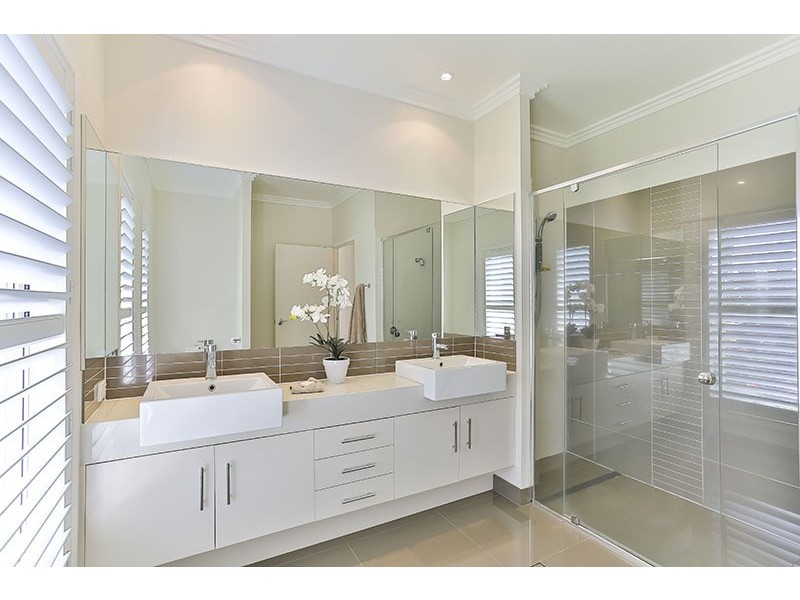 18 Colman Drive, Middle Ridge QLD 4350