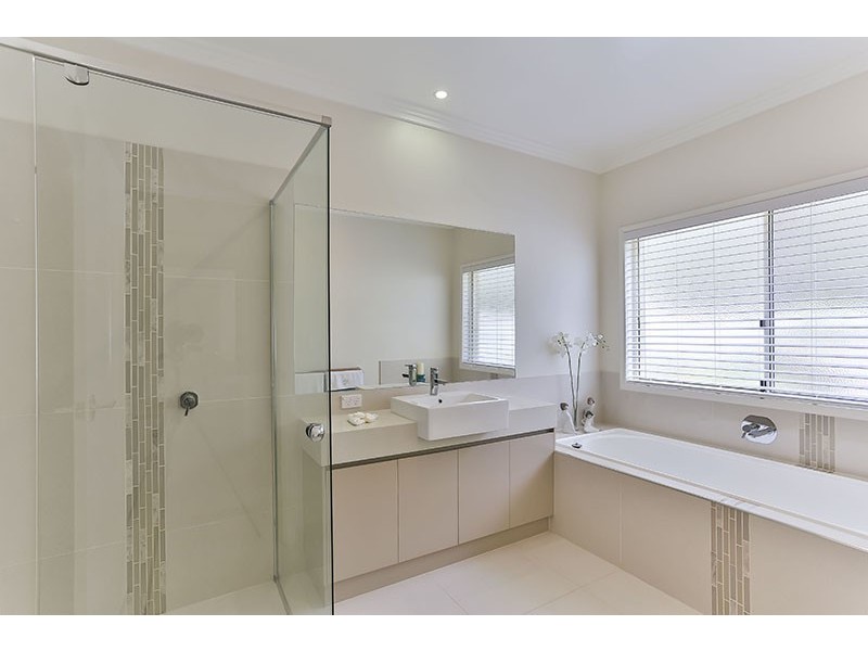 18 Colman Drive, Middle Ridge QLD 4350