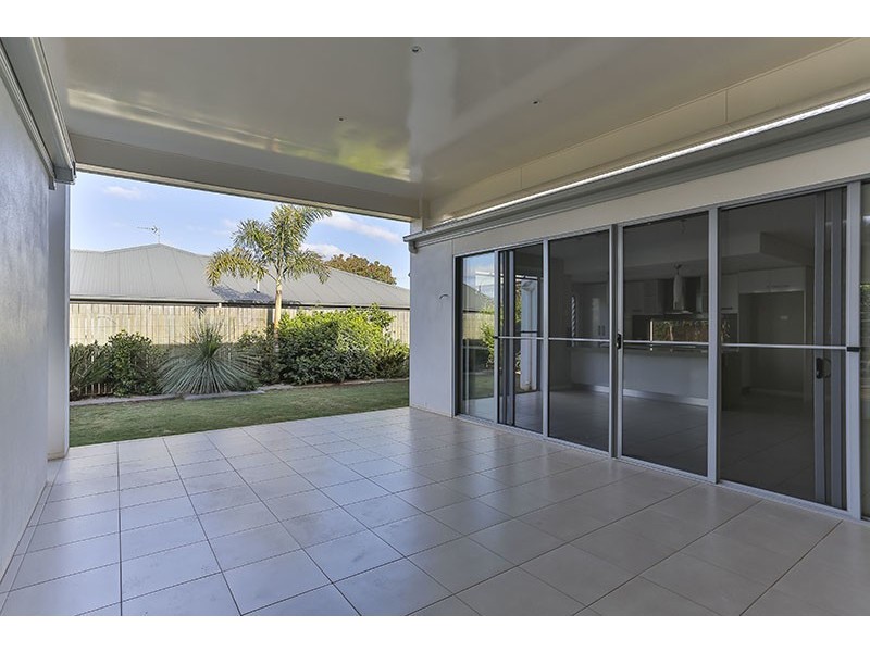 8 McCallum Court, Middle Ridge QLD 4350