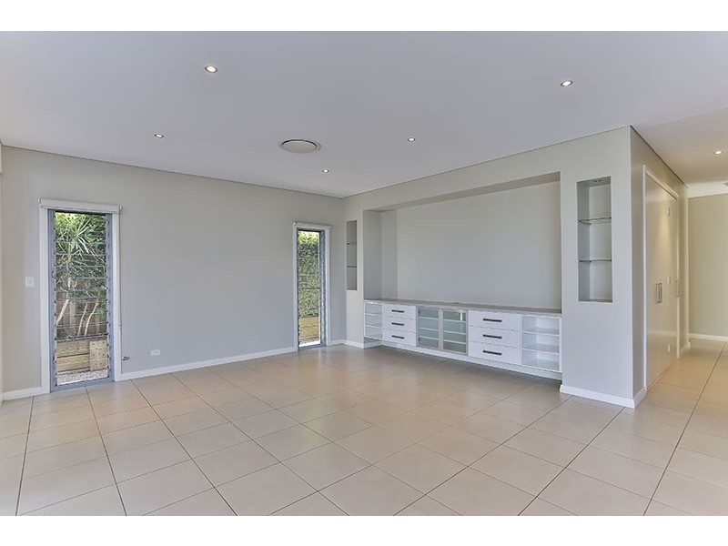 8 McCallum Court, Middle Ridge QLD 4350