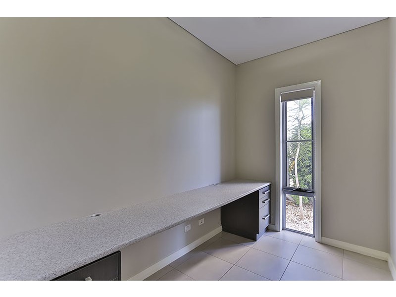8 McCallum Court, Middle Ridge QLD 4350