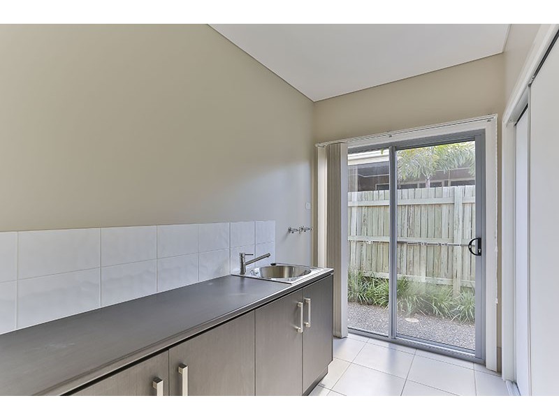 8 McCallum Court, Middle Ridge QLD 4350