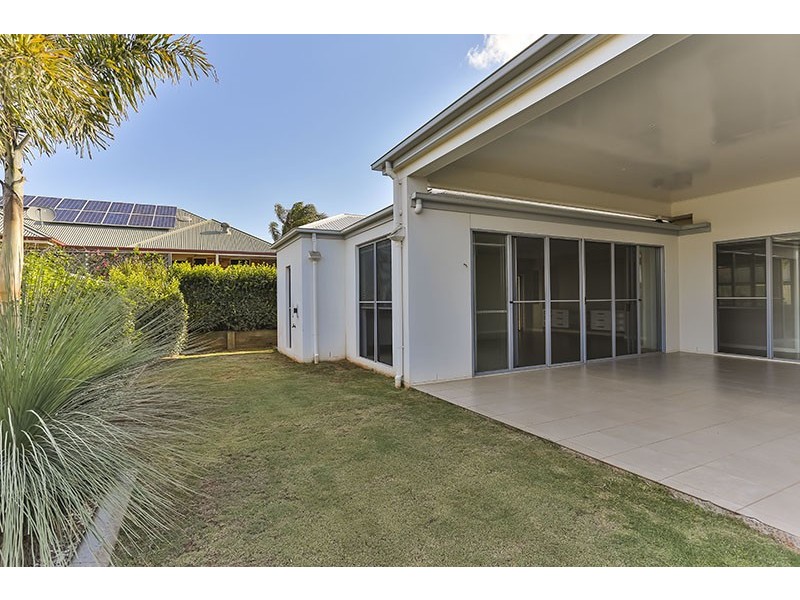 8 McCallum Court, Middle Ridge QLD 4350