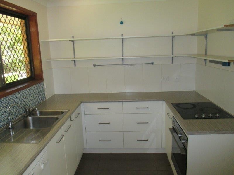 30 Amos Crescent, Mount Lofty QLD 4350