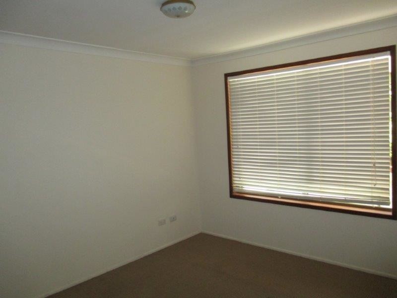 30 Amos Crescent, Mount Lofty QLD 4350