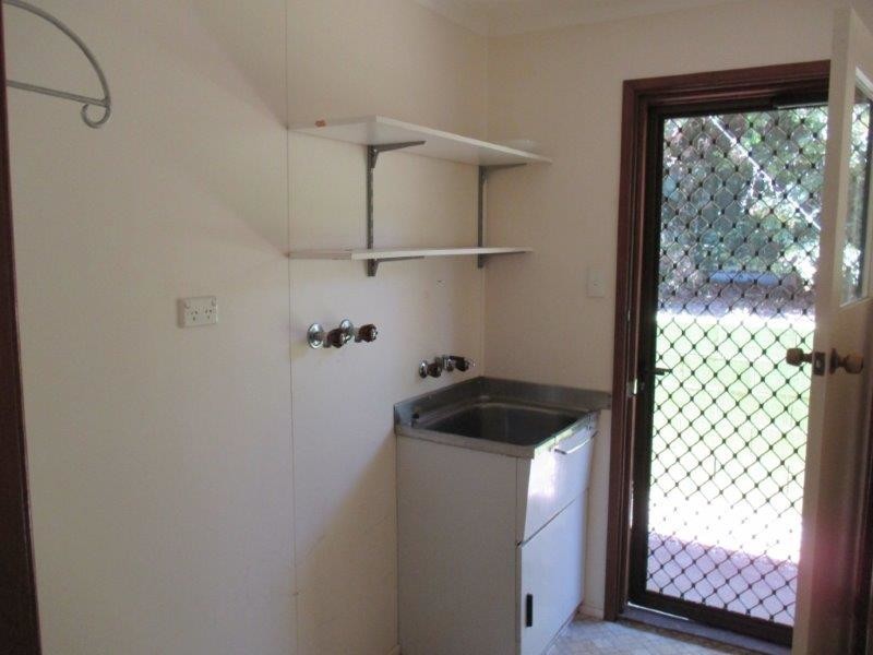 30 Amos Crescent, Mount Lofty QLD 4350