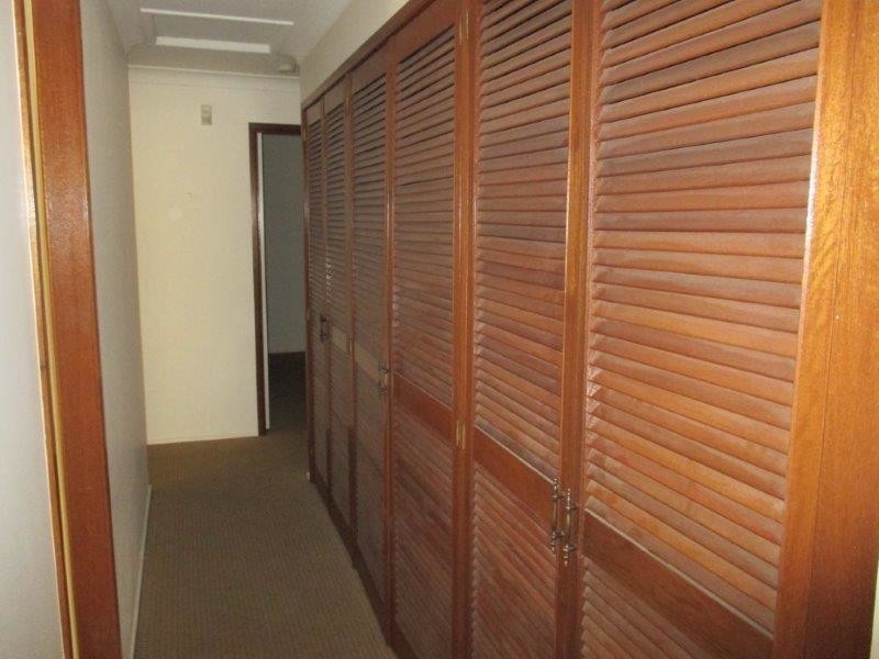 30 Amos Crescent, Mount Lofty QLD 4350