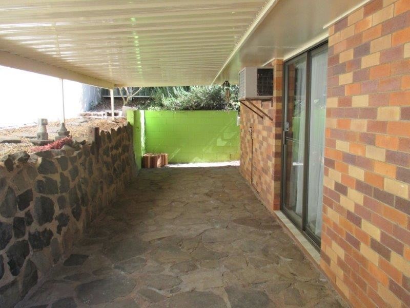 30 Amos Crescent, Mount Lofty QLD 4350