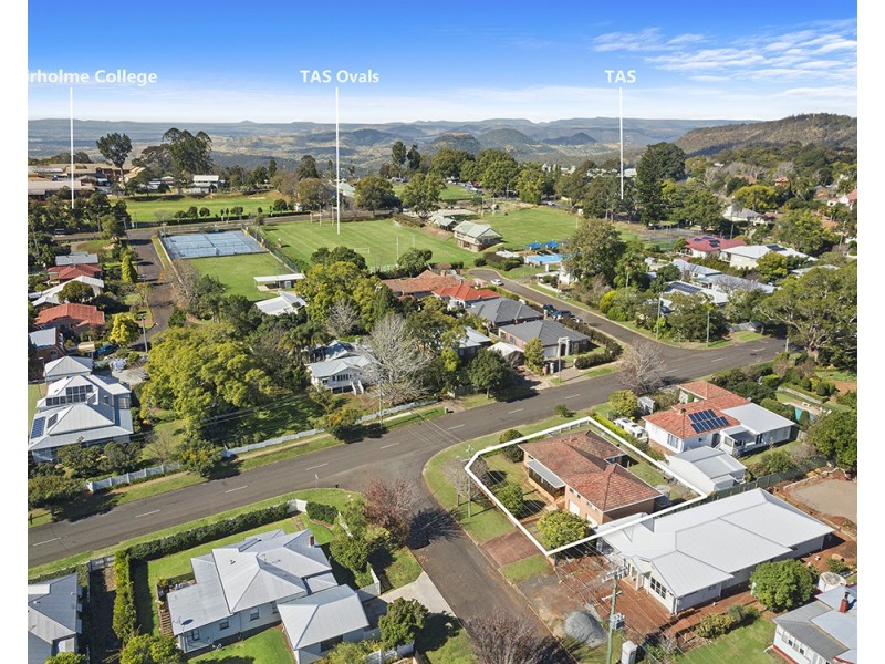 2 Dunmore Street, East Toowoomba QLD 4350