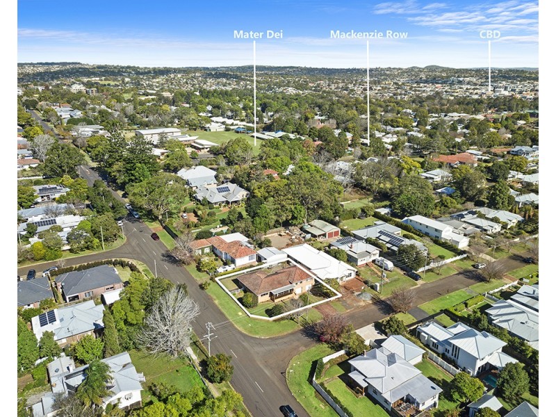 2 Dunmore Street, East Toowoomba QLD 4350