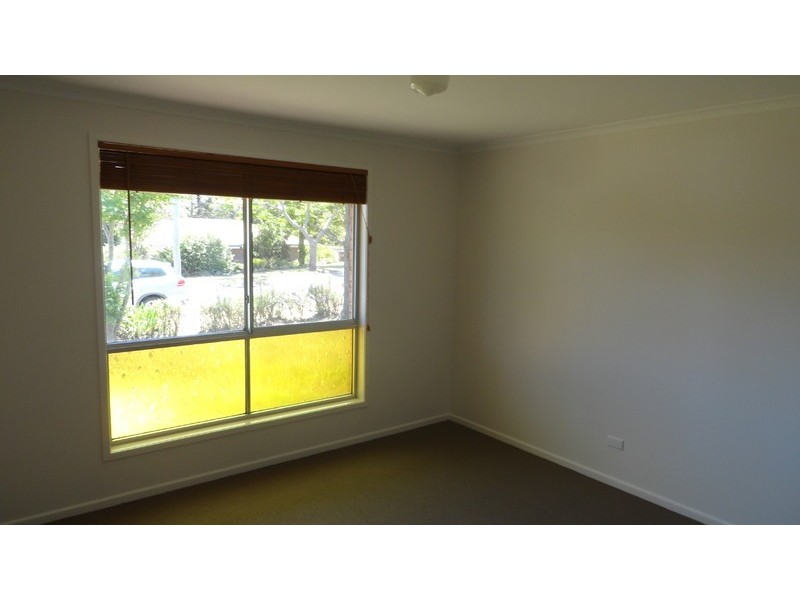 1/8 SPIES Court, Mount Lofty QLD 4350